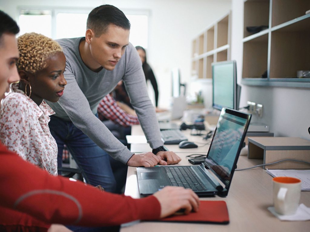 7 habits that set senior engineers apart from other junior employees
