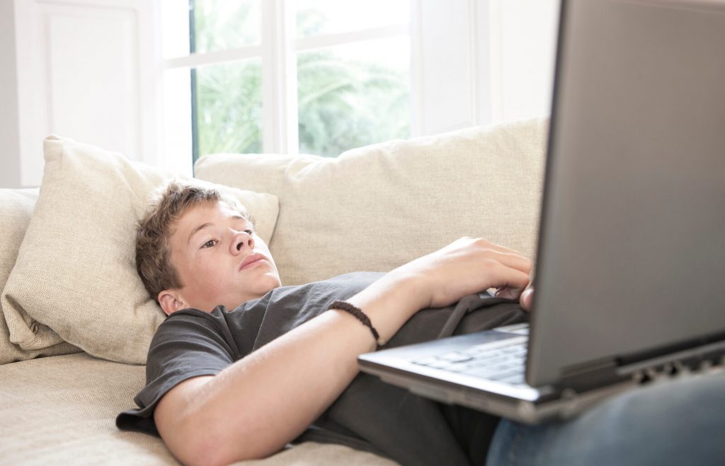 best jobs for 16 year olds that generate cool cash