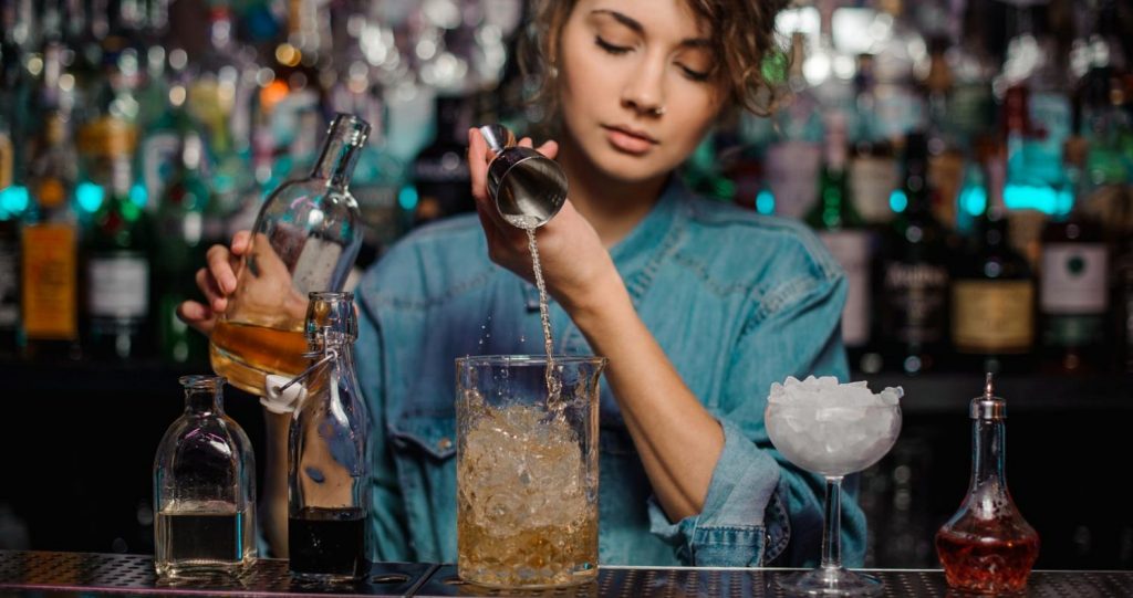how to become a bartender with little or no experience