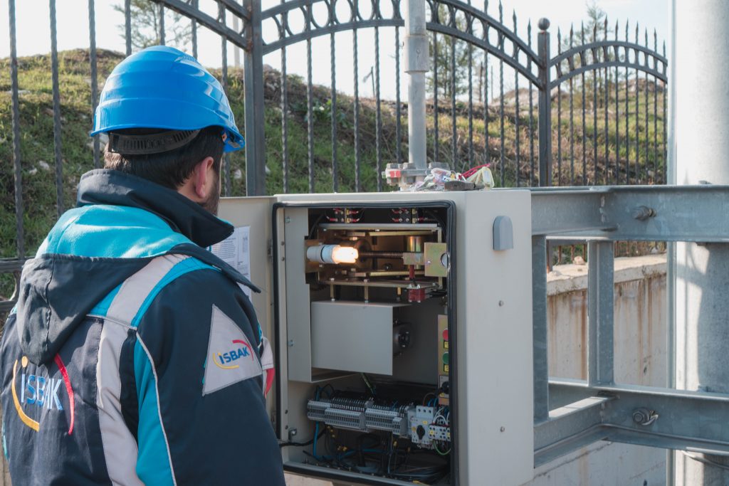Electrical technician jobs to go into with little or no experience