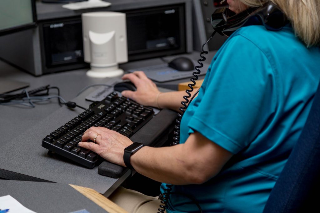 10 Ethical Ways to Answer the Phone Professionally