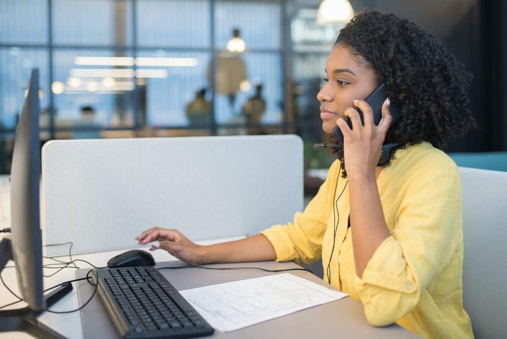 How to Answer Phone Calls in Office