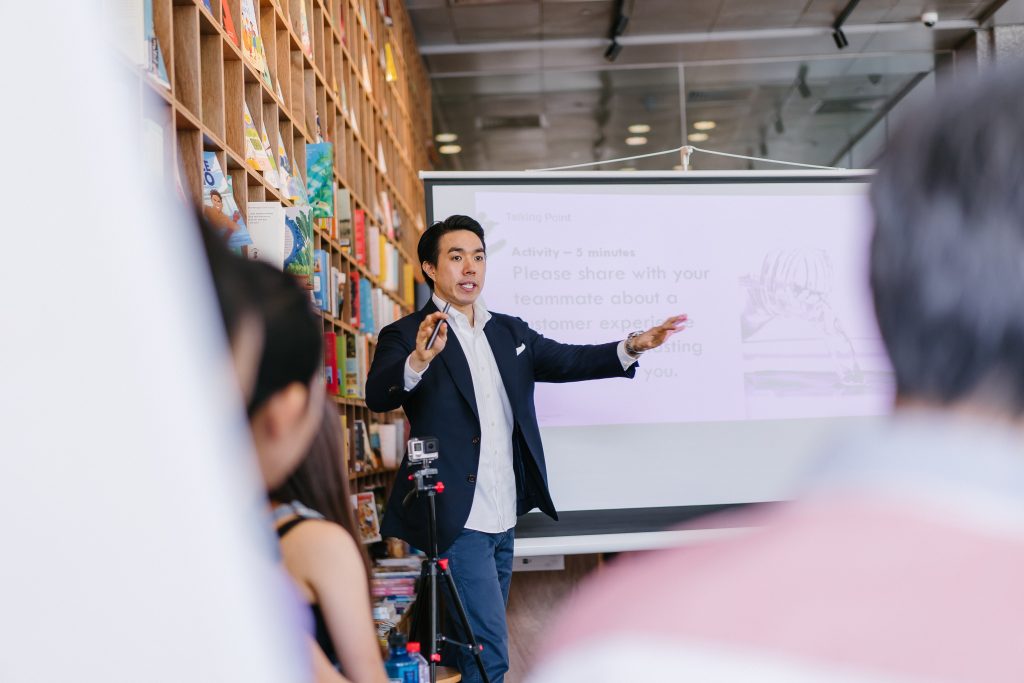 How to Become a Public Relations (PR) Specialist