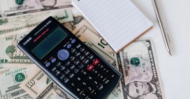 How to Calculate Overtime for a Semi-monthly Payroll