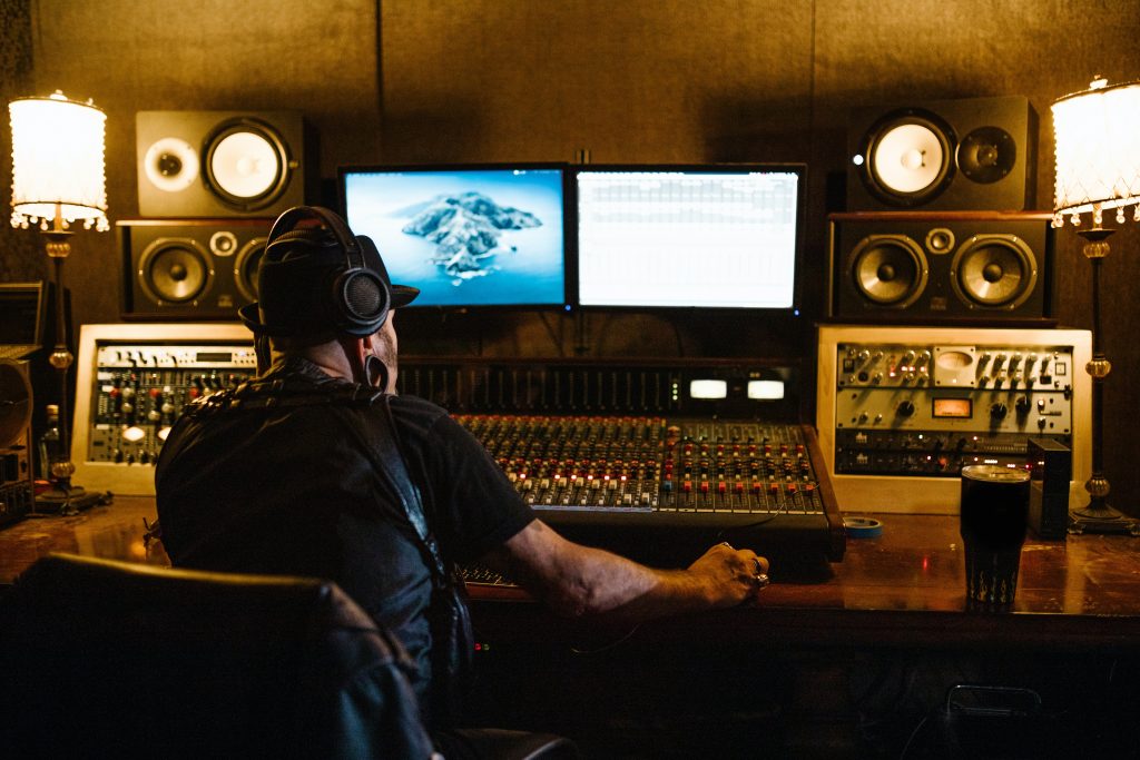 What Does an Artist Manager Do