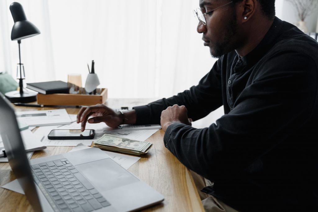 6 Figure Jobs for Fresh Graduates in 2022
