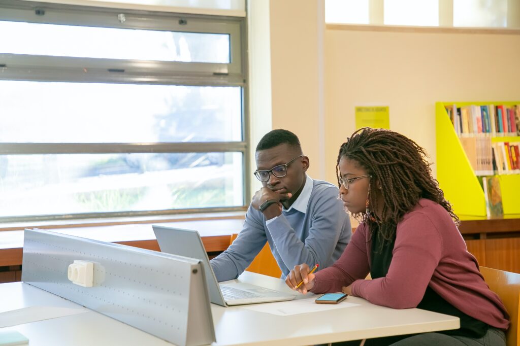 Best Online Colleges That Accept FAFSA in 2022