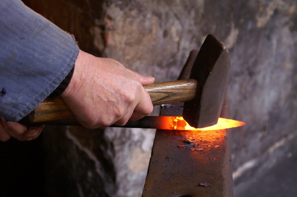 How to Become a Bladesmith