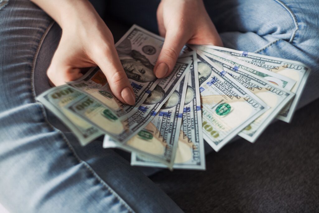 Best and Cheapest Ways to Send Money to Nigeria From Canada in 2023