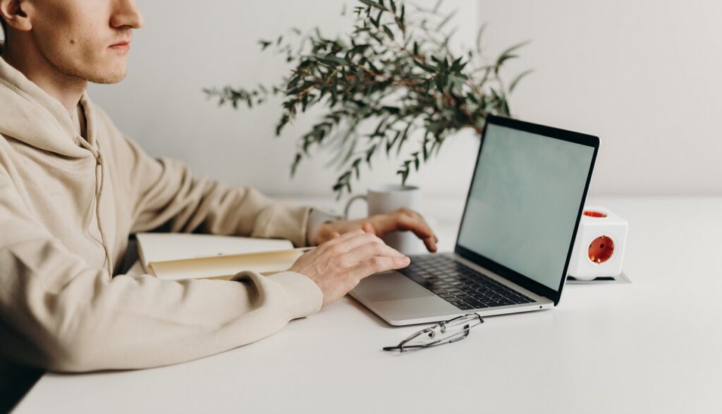 31 Best LinkedIn Profile Tips for Job Seekers