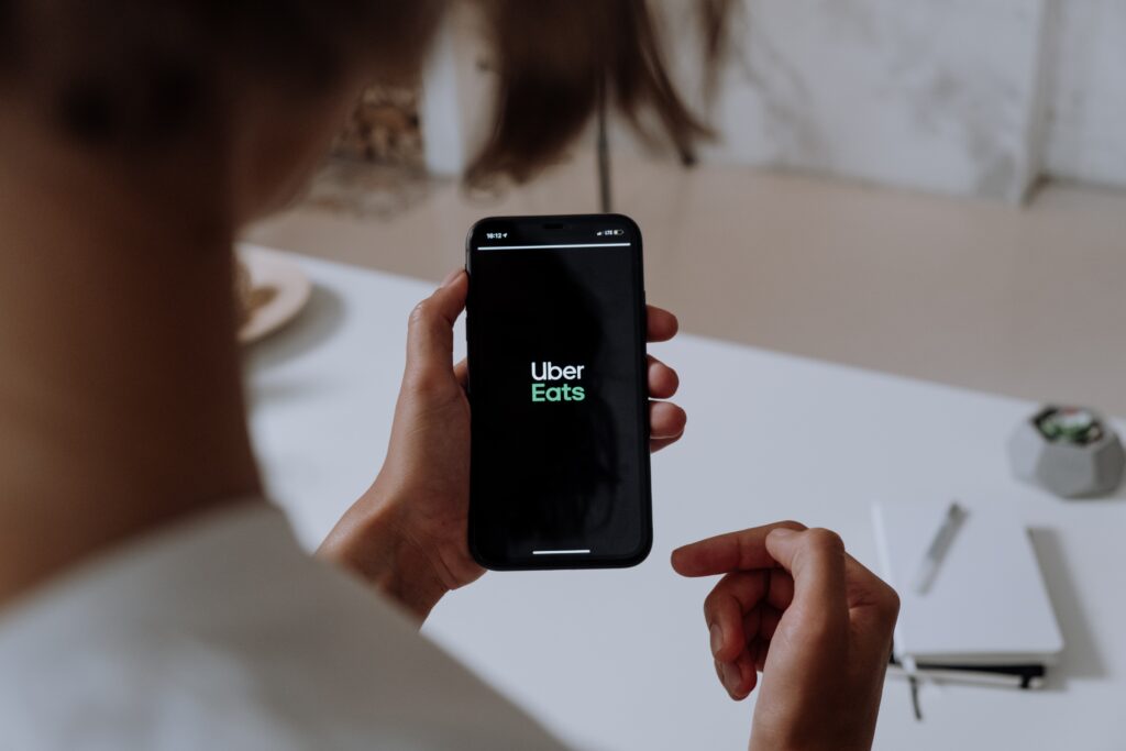 Does UberEats Take Apple Pay?