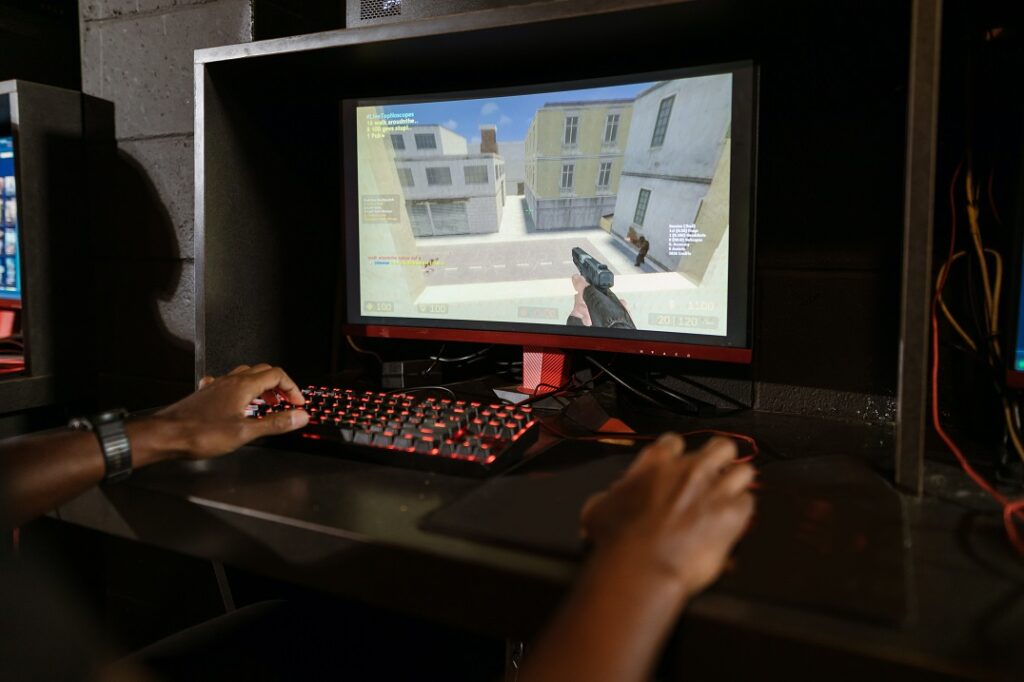 How to Earn Money by Playing Games Without Investment