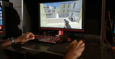 How to Earn Money by Playing Games Without Investment