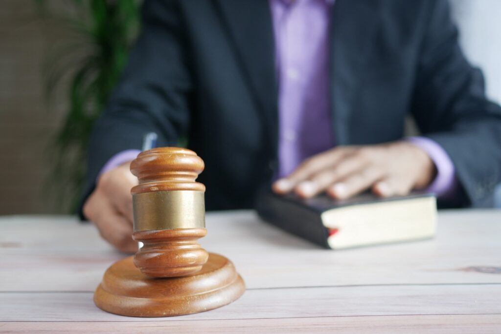 How to Sue an Insurance Company Without Lawyer