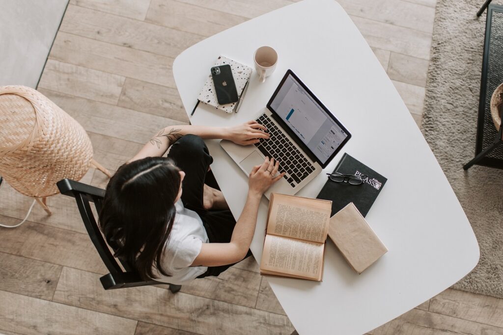 How to Get a Job in USA Online