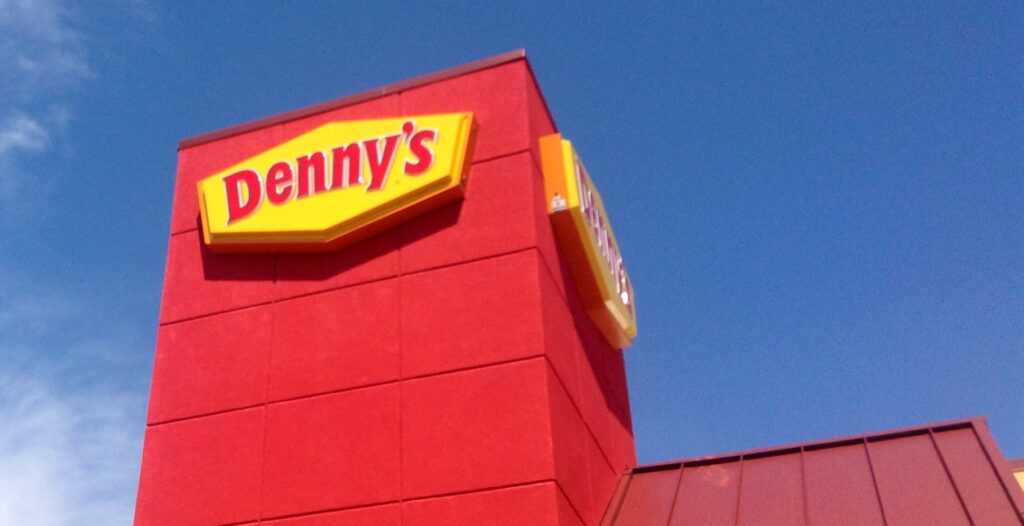 Denny’s Hiring Age: How Old Do You Have to Work at Denny’s | Working Experience