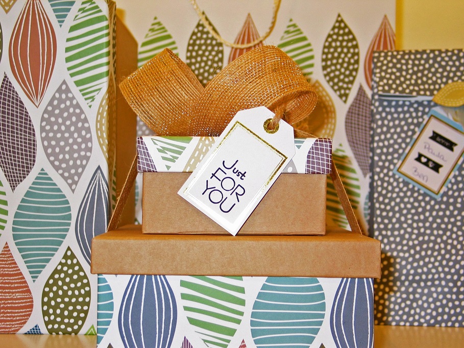 10 Best Gift Cards for International Employees